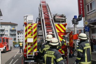 Pforzheim: Im Gewerbeeinheit kam es zu einem Brand - mehrere Personen betroffen