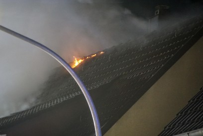 Sindelfingen: Dachstuhlbrand sorgt fuer Einsatz der Feuerwehr