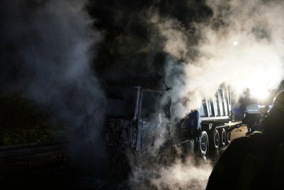 Gruibingen: LKW geht in Flammen auf - Vollsperrung