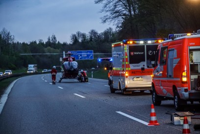 Sindelfingen:schwerer Unfall auf der A81 - Autobahn nach Vollsperrung wieder einspurig befahrbar