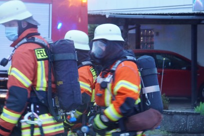 Wiernsheim-Pinache: Dachstuhlbrand eines Mehrfamilienhaus macht 15 Menschen Obdachlos