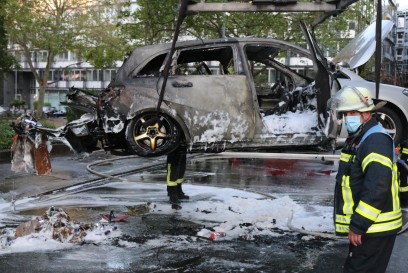 Stuttgart: PKW Brand in der Innenstadt 