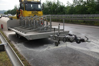 Sirnau: Busanhaenger geraet in Brand - keine Verletzten