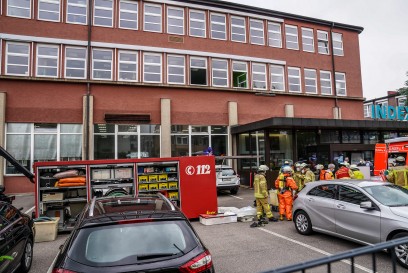 Esslingen: Gefahrstoff tritt aus Kanister in Firma - Drei Verletzte