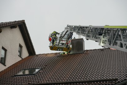 Birenbach: Unetterzelle loest Blitzschlag aus - Blitz schlaegt in Dachstuhl ein