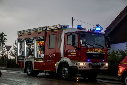 Herrenberg-Haslach: Dachstuhlband nach Blitzeinschlag in Doppelhaus