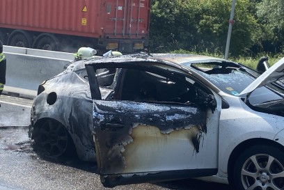 Moeglingen: PKW im Vollbrand