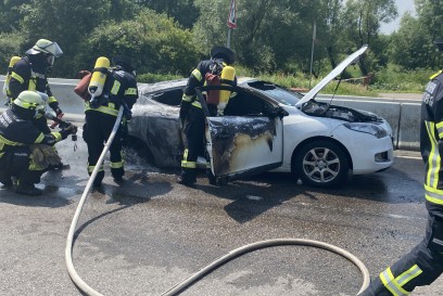 Moeglingen: PKW im Vollbrand