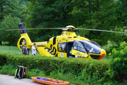 Schorndorf: Arbeiter stuerzt vom Dach eines Neubaus- Rettungshubschrauber im Einsatz