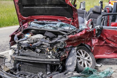 Esslingen: Pkw-Lenker bei Verkehrsunfall toedlich verletzt (Zeugenaufruf) 