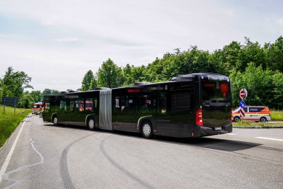 Esslingen: Pkw-Lenker bei Verkehrsunfall toedlich verletzt (Zeugenaufruf) 