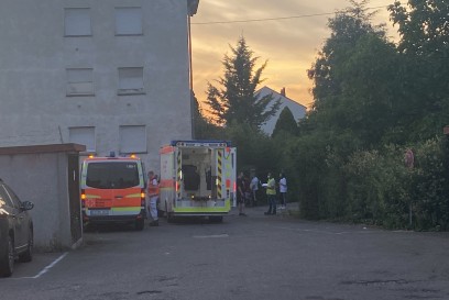 Esslingen-Mettingen: CO Austritt in Wohnung - 4 verletzte 