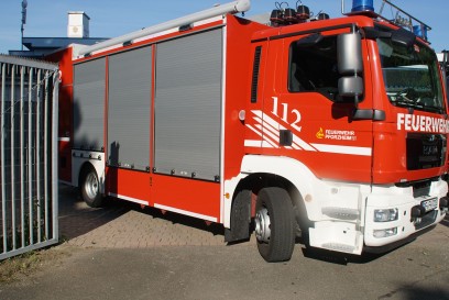 Pforzheim: Im Wartbergbad kam es zu einem Gefahrgut Austritt - Feuerwehr im Einsatz