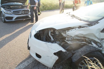 Tiefenbronn: Frontalzusammenstoss zweier Pkw fordert einen schwer und einen Leicht Verletzte Person