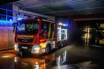 Erbach: Unwetterzelle zieht ueber den Ort – 103 Einsatzstellen - Feuerwehr im Dauereinsatz
