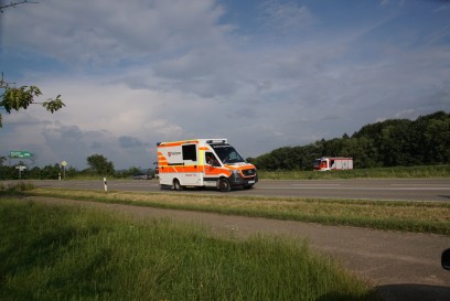 Berglen: Arbeiter in Bauschuttsortieranlage in Haecksler eingeklemmt- Rettungshubschrauber im Einsatz