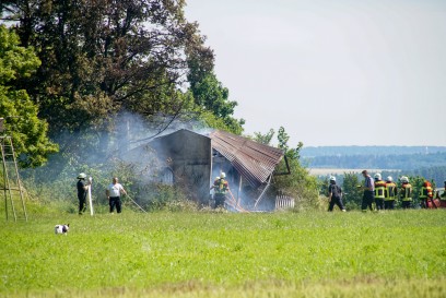 Weil der Stadt: Mehrere Anrufer melden starke Rauchentwicklung - Brand eines Schuppens