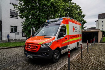 Esslingen: Mann unter Pkw in Tiefgarage eingeklemmt - Ersthelfer verhindern schlimmeres