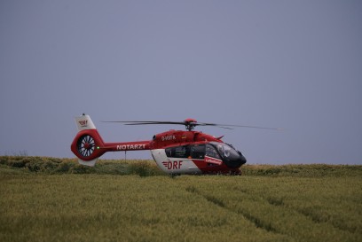 Bad Boll: 9-jaehriger auf Bauernhof lebensgefaehrlich verletzt - Rettungshubschrauber im Einsatz