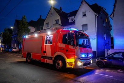 Esslingen-Mettingen: Brand in einem Zimmer fordert eine verletzte Person