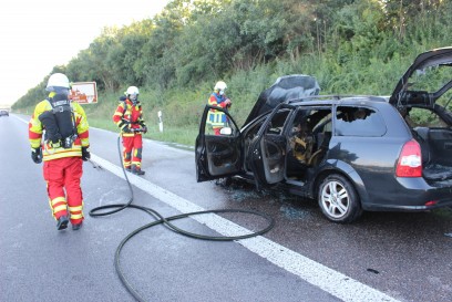 Pleidelsheim: PKW brennt auf der A81 komplett aus
