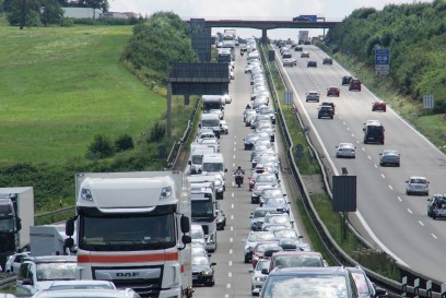 Pforzheim: Auffahrunfall mit drei Fahrzeugen - langer Rueckstau