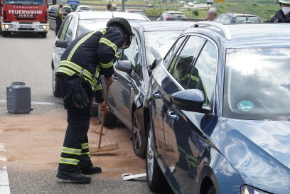 Pforzheim: Auffahrunfall mit drei Fahrzeugen - langer Rueckstau