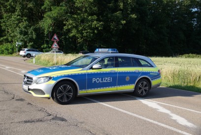Aichwald: Motorradfahrer kollidiert mit VW-- Ein Schwerverletzter 