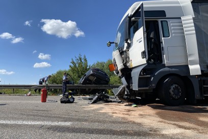 Ergenzingen: Frontalzusammenstoss zwischen LKW und PKW
