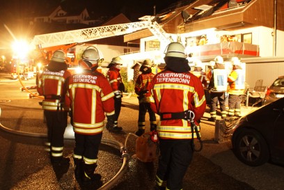 Tiefenbronn: Die Feuerwehr wird zu einem Dachstuhlbrand alarmiert