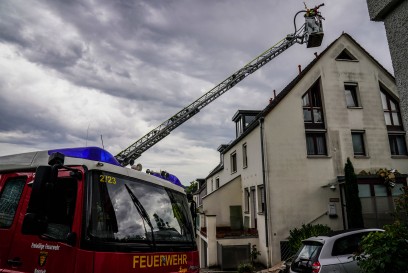 Weinstadt-Endersbach: Blitz setzt Dachstuhl in Brand