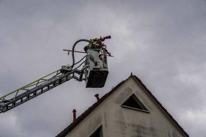 Weinstadt-Endersbach: Blitz setzt Dachstuhl in Brand