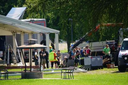 Deggingen: Erdnagel im Zeltlager in Stromleitung getrieben - mehrere Betroffene Personen vom Rettungsdienst behandelt