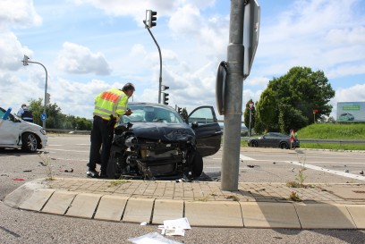Schwieberdingen: Schwerer Verkehrsunfall mit 2 Verletzten