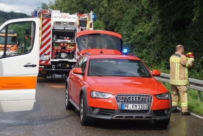 Muehlacker: Verkehrsunfall mit drei Pkws - sechs Personen verletzt darunter 2 Lebensgefaehrlich