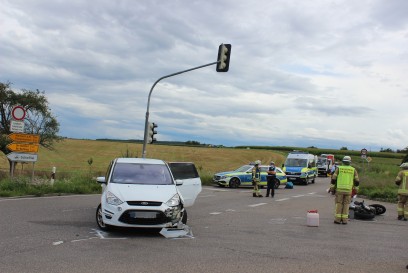 Remseck: Motorrad kracht in PKW - Fahrer schwer verletzt
