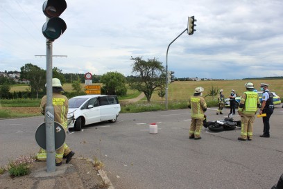 Remseck: Motorrad kracht in PKW - Fahrer schwer verletzt