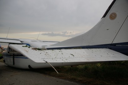 Ludwigsburg: Glueckliche Notlandung eines Kleinflugzeuges