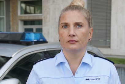 Muehlacker-Grossglattbach: O-Ton - schwerer Verkehrsunfall mit einem Pkw - eine Person schwer Verletzt