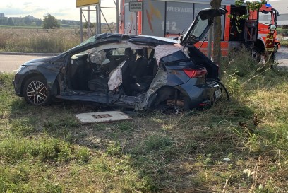 Leonberg: Schwerer Unfall mit Kehrmaschine - Feuerwehr im Einsatz 