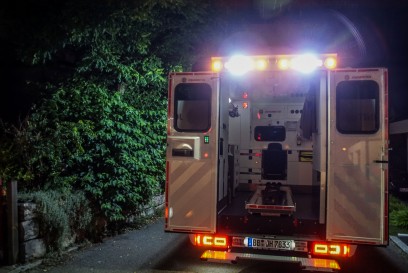 Gaertringen: Seniorin kracht nach Irrfahrt auf eine Hausmauer 