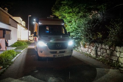 Gaertringen: Seniorin kracht nach Irrfahrt auf eine Hausmauer 