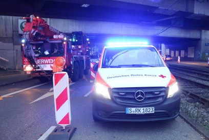 Stuttgart-Bad Cannstatt: Pkw gegen Stadtbahn