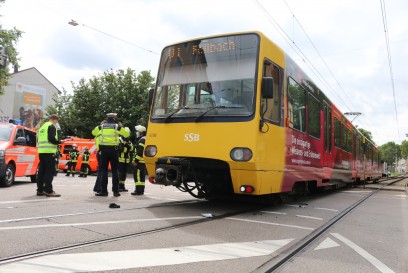 Stuttgart-Bad Cannstatt: Pkw gegen Stadtbahn