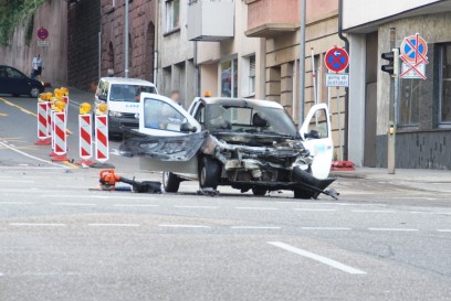 Pforzheim: Auffahrunfall zweier Pkw - eine Person Verletzt und alkoholisiert