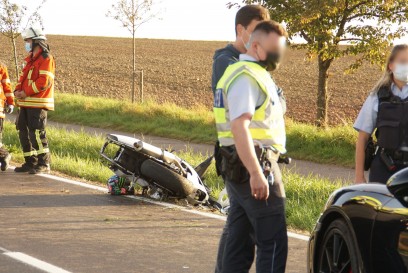 Neuhausen: Verkehrsunfall mit Motorrad alleinbeteiligt - Fahrer schwer Verletzt