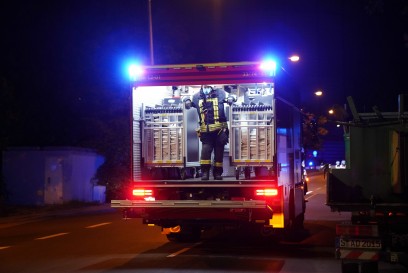 Stuttgart: Busse auf Betriebsgelaende abgebrannt - Zeugen gesucht