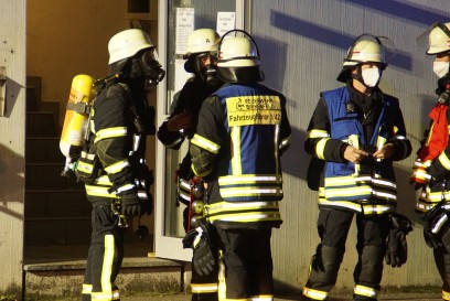 Birkenfeld: Ein Gefahrgut Alarmierung sorgt fuer einen Grosseinsatz der Feuerwehr