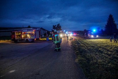 Gaertringen - Rohrau: Schwerer Verkehrsunfall - Einsatzkraefte proben den Ernstfall