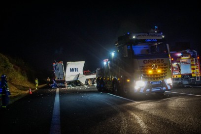 Rutesheim: Schwerer Lkw Unfall-Autobahn voll gesperrt 